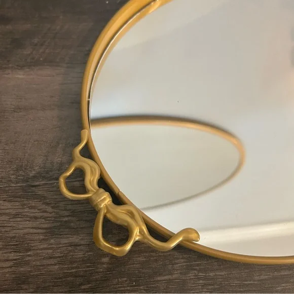 Bow Mirrored Tray - Bullseye's
Playground™ - Picture 4 of 4